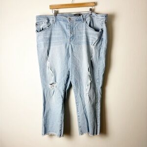 TORRID • Women’s Boyfriend Light Wash Distressed Frayed Hem Jeans Size 24R